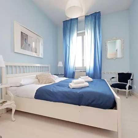 6 People At Vatican ローマ