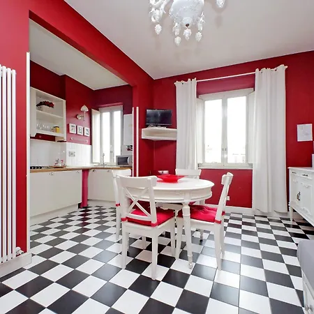 6 People At Vatican ローマ